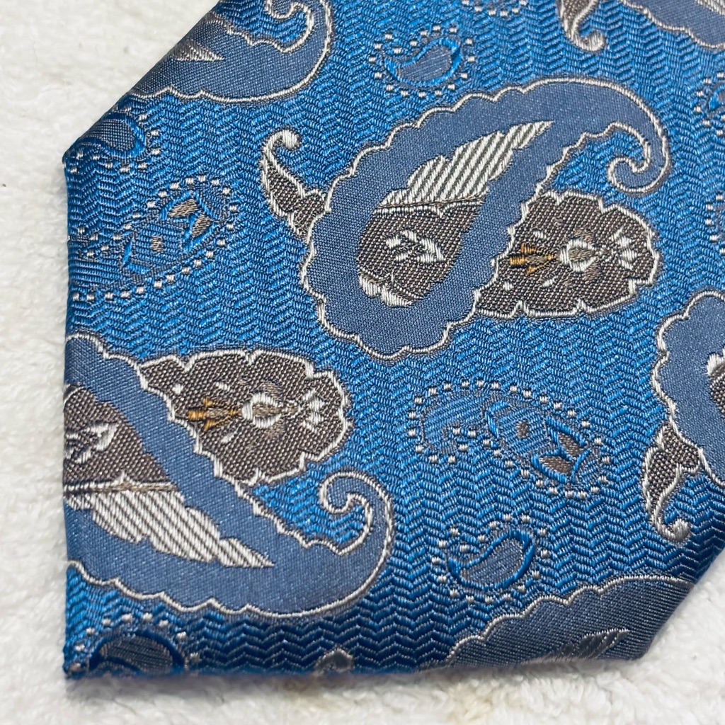 Brand New Stylish Tie By Joseph Abboud
